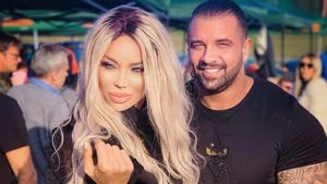 Viață de lux! Cum arată vila din Mediaș a lui Alex Bodi, unde afaceristul și Bianca Drăgușanu "evadează" când simt nevoia. FOTO
