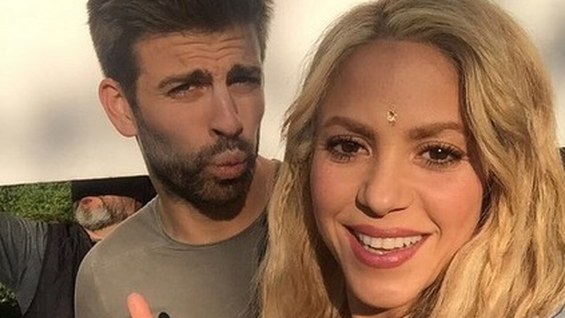 S-a spus că se despart, după o ceartă în public! Acum au fost din nou filmaţi! Imaginile cu Shakira şi Pique care spun totul despre relaţia lor
