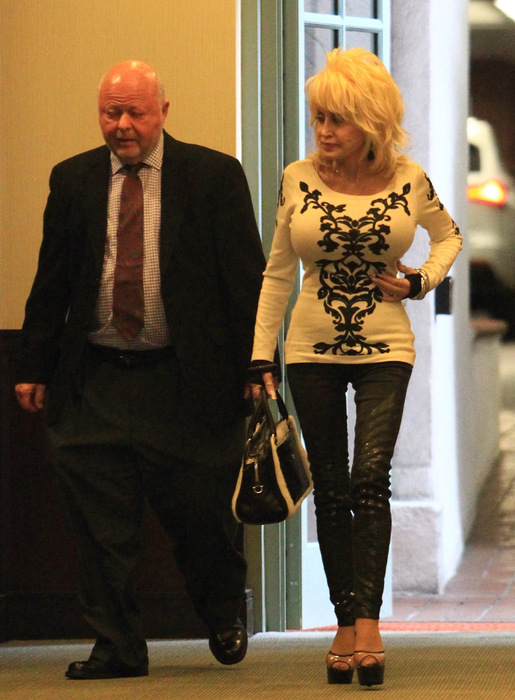Exclusive... 52272345 Country singer Dolly Parton was seen heading to the doctor's office with her husband Carl Dean in Beverly Hills, California on January 3, 2017. FameFlynet, Inc - Beverly Hills, CA, USA - +1 (310) 505-9876