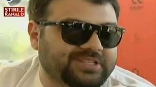 VIDEO Face ce vrea si ce simte! Citeste despre reteta lui Grasu XXL pentru succes: femei in diferite pozitii si... arome!