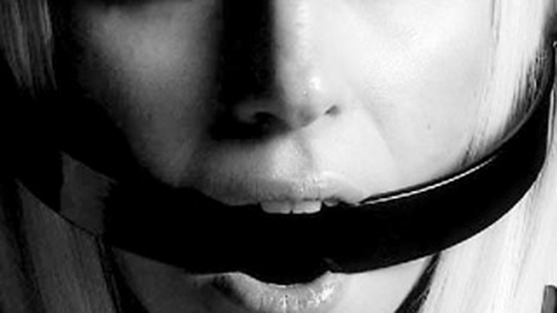 GaGa a vomitat pe bune! Cinci medici au intrat la ea in cabina i-au facut injectii si i-au pus masca de oxigen!