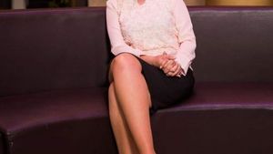 Elev de 17 ani, hărțuit de propria profesoară, cu care ar fi făcut amor. “Nu pot să respir fără tine, sunt numai a ta!” Poliția a intervenit rapid