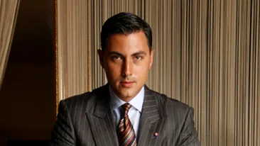 Alexandru Ciucu are un dressing impresionant! Vezi cate costume, sacouri sau perechi de jeansi are!