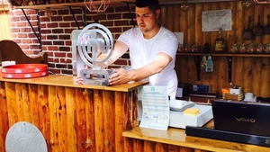 Nu e banc cu olteni! Câștigătorul Masterchef inventează pizza cu praz, "Nea Mărin de la Băilești"