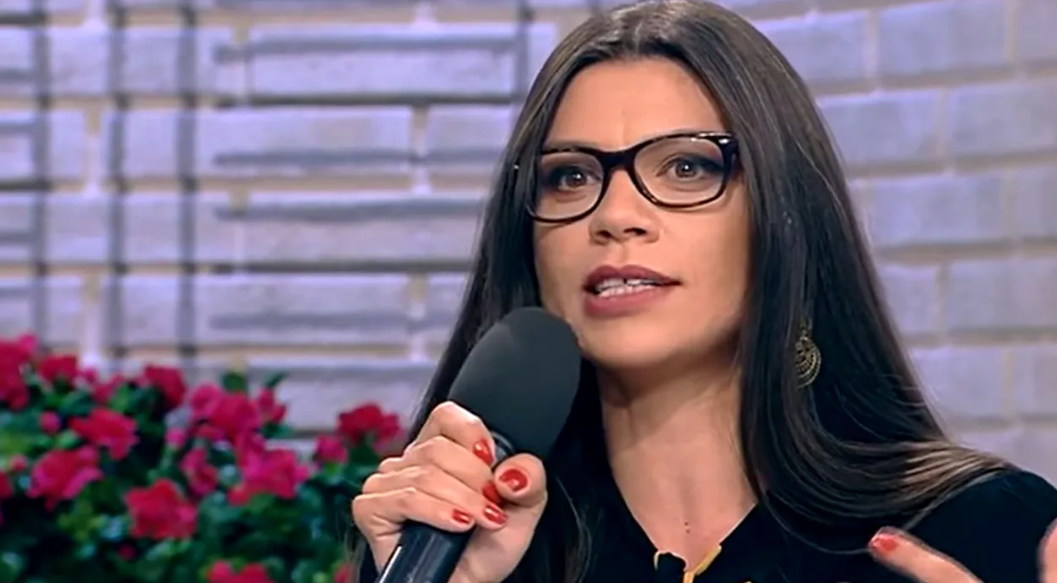 Vedeta din România care a fost abuzată ani de zile de unchiul ei: „Nu este ușor să nu te simți viu în viața ta”