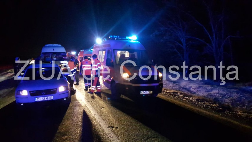 Trei persoane rănite după ce un autoturism și un microbuz s-au ciocnit, în Constanța