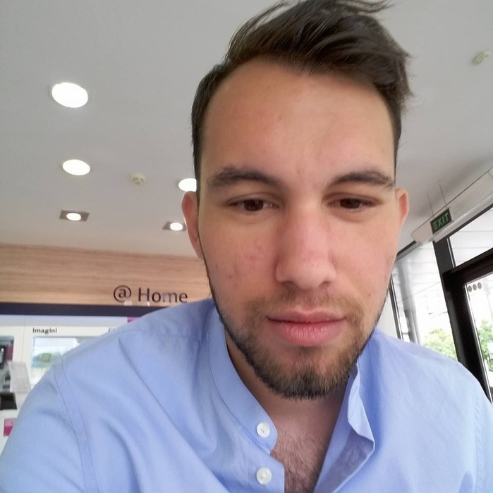 Cum încearcă să agaţe pe facebook o vedetă PRO TV! Ce mesaj i-a trimis unei blonde: „Tu ai…?”