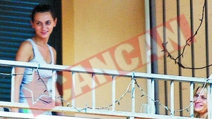 Doamna Ghionea s-a recuperat pe balcon!