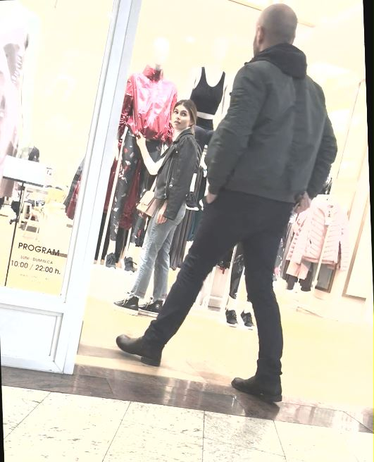 Sânziana și iubitul ei, la un shopping fulger