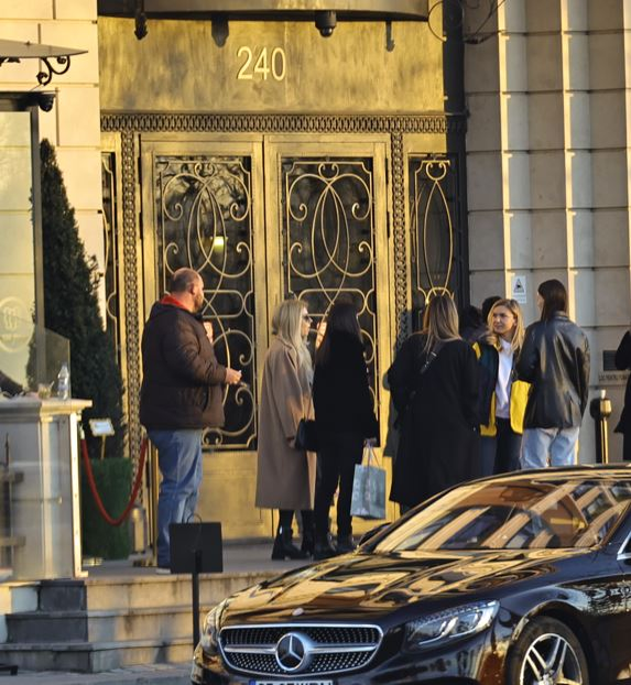 Simona Halep, la ieșirea din restaurant (Foto: CANCAN.RO)