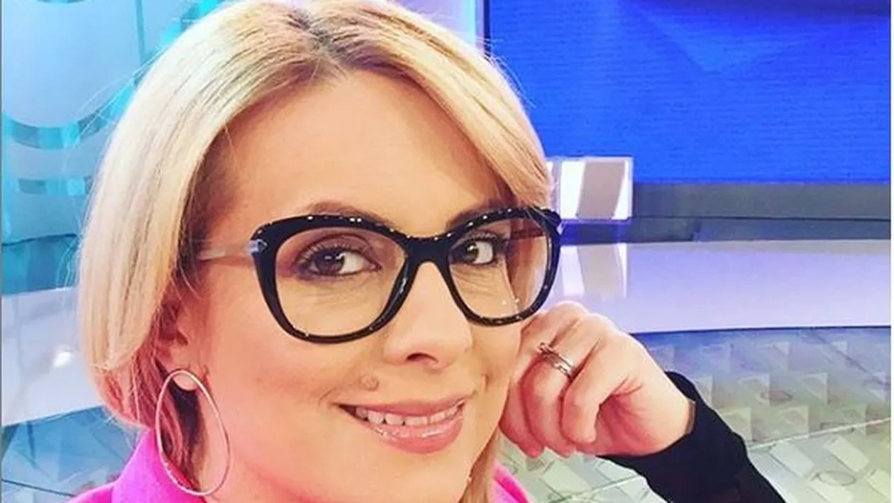 Simona Gherghe, însărcinată, dar la cratiță! Ce a gătit vedeta de la Acces Direct? A folosit ciocănelul… VIDEO