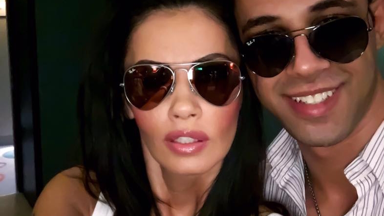 Oana Zăvoranu, nerăbdătoare să-şi vadă  ”copilul”  ”Te aşteptăm cu drag...”