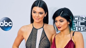 Aplicatia Kendall & Kylie, deja mai celebra decat cea a lui Kim Kardashian