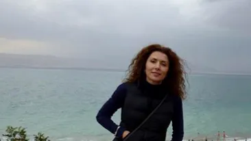 Carmen Bruma a facut gimnastica de dimineata in scara blocului, sub privirile taximetristului care o astepta! Vezi de ce