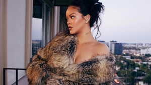 Clipe de groază pentru Rihanna! Au fost trase focuri de armă spre reședința artistei din Los Angeles