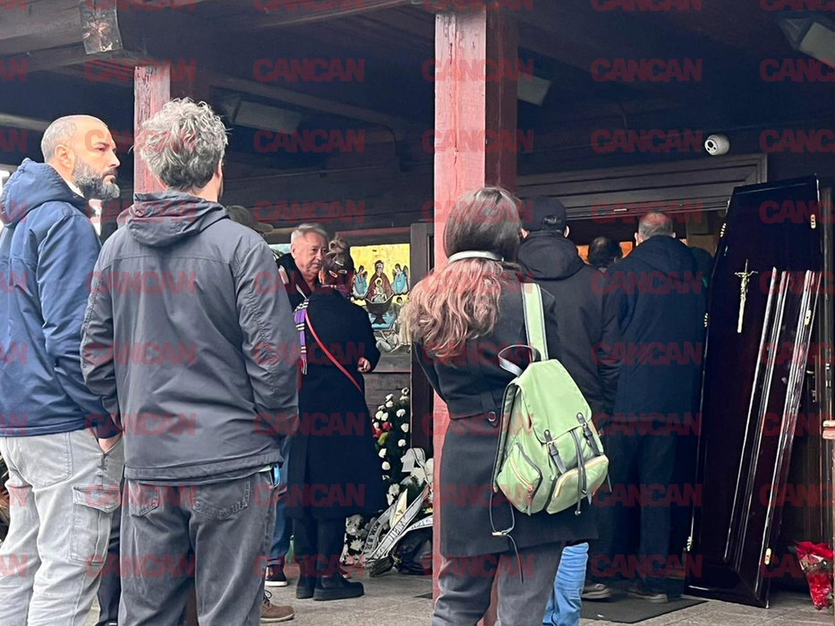 Ce reprezintă crucifixul de pe sicriul lui Artan? Semnificația profundă a simbolului