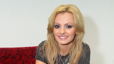 Şi-a pus silicoane? VEZI fotografia cu ALEXANDRA STAN, care le-a dat de gândit fanilor! Sânii tăi...
