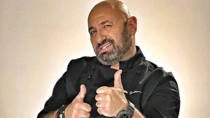 Chef Cătălin Scărlătescu a pierdut din nou lupta cu kilogramele. Cum a ajuns să arate acum. FOTO