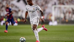 Real Madrid câștigă „El Clasico” și face rocada cu Barcelona în La Liga!