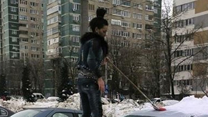 Cum deszapezesti corect o masina de zeci de mii de euro! O fitoasa din Bucuresti ofera dovada suprema de snobism