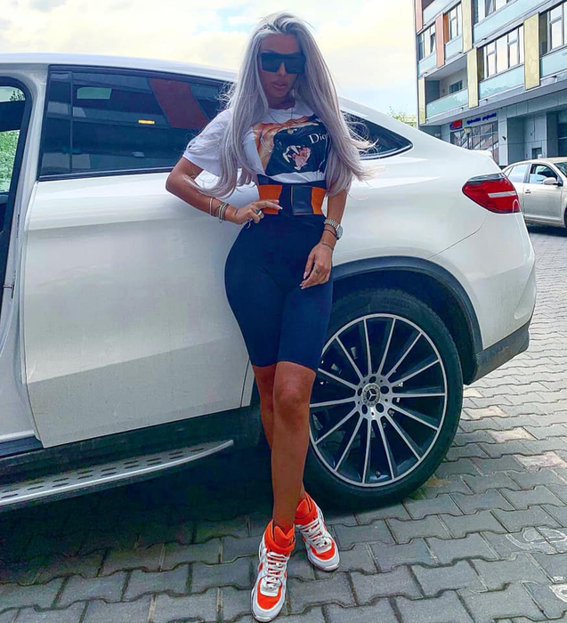 Prea mulată! Cum a putut să apară îmbrăcată Loredana Chivu într-o sală de fitness din Fundeni