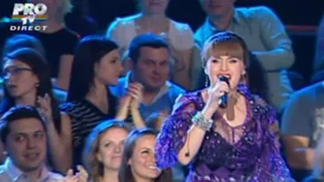 Care e mai transparenta: Loredana sau elevele ei de la Vocea Romaniei? Uite cum s-au imbracat!