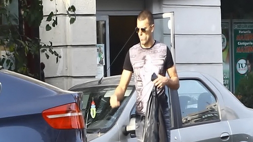 Stefan Nikolici a plecat in mare graba de la restaurant ca sa faca rost de bani. Afla unde s-a dus fotbalistul Stelei
