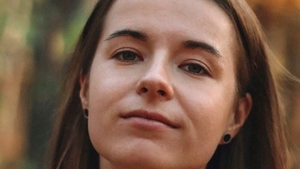 O voluntară din Ucraina a fost ucisă. Tânăra ducea hrană la un adăpost de animale