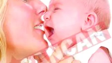 Bebelusii plang in limba materna