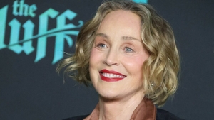Sharon Stone, critici la adresa celor „care se tem să îmbătrânească”. „Ar trebui să fim îngroziți să ne uităm în oglindă?”