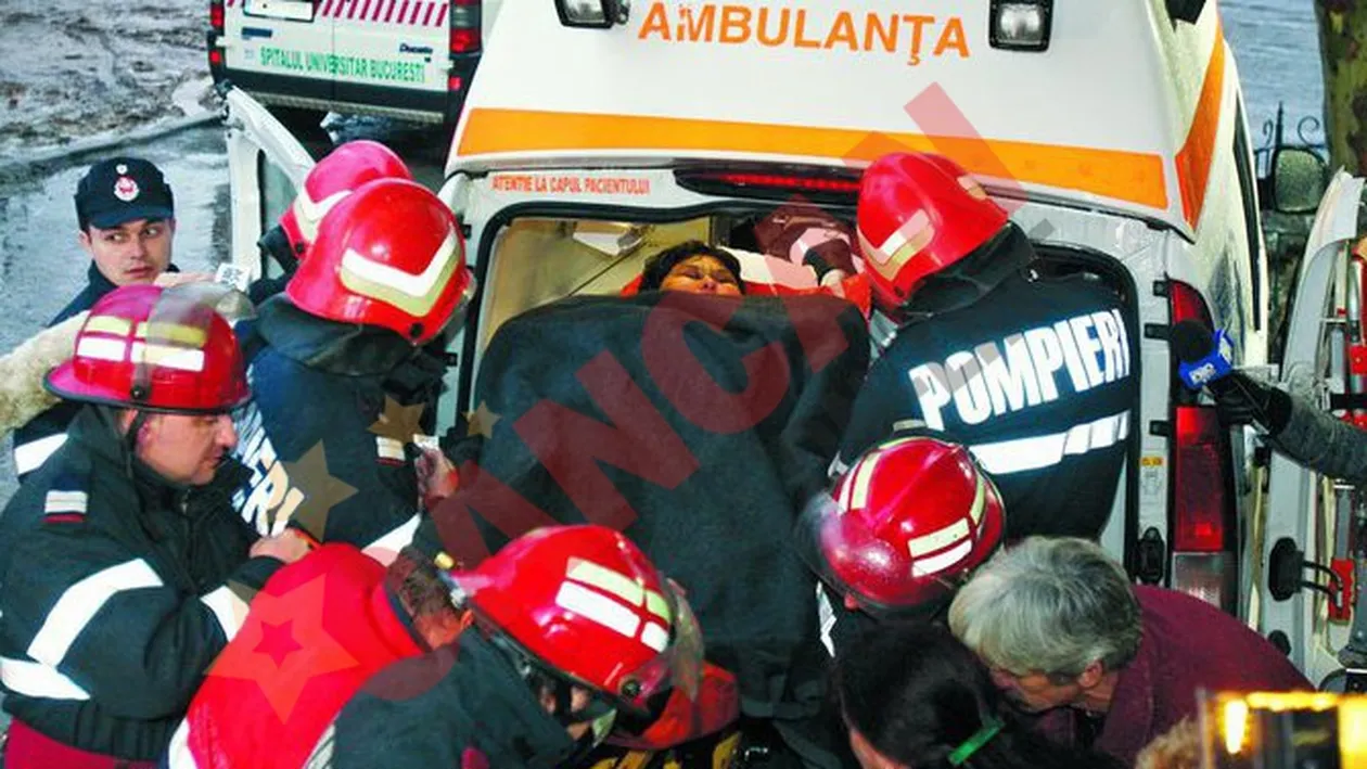 Gravida de 240 de kg adusa la spital cu pompierii
