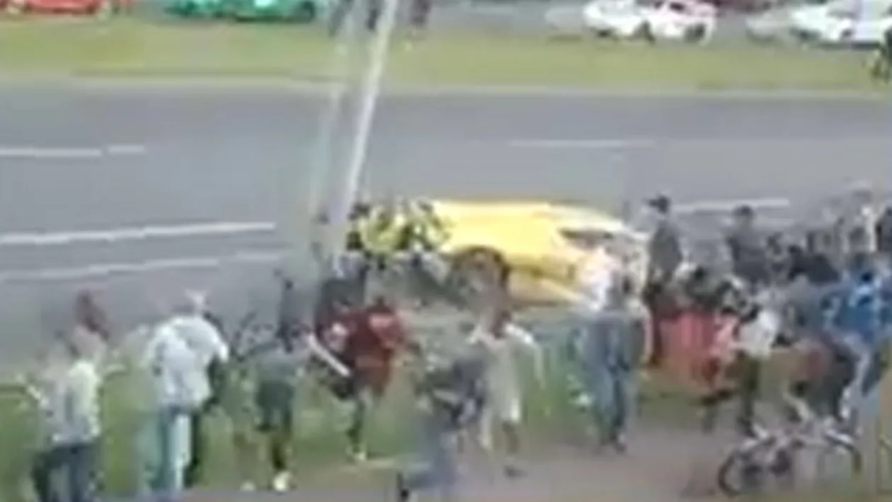 Un super-bolid suedez a facut ravagii pe pista! Atentie, imagini socante!