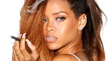 Imagine demna de reviste pentru adulti! Rihanna a fost fotografiata de paparazzi fara lenjerie intima
