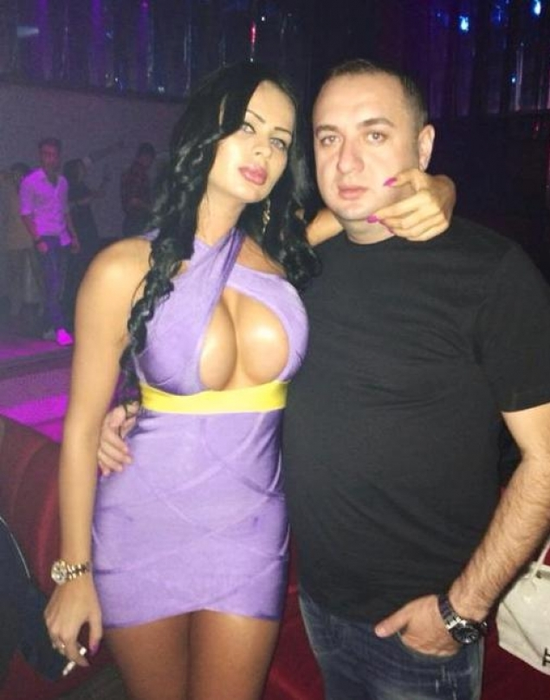 Leo de la Strehaia, din nou alături de Dana Criminala, de Crăciun. Mesajul tranşant al prietenilor: ”Leuţule greşit eşti cu baba….”
