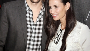 Demi Moore divorteaza de Ashton Kutcher! Actrita s-a adresat unui avocat specializat in divorturi