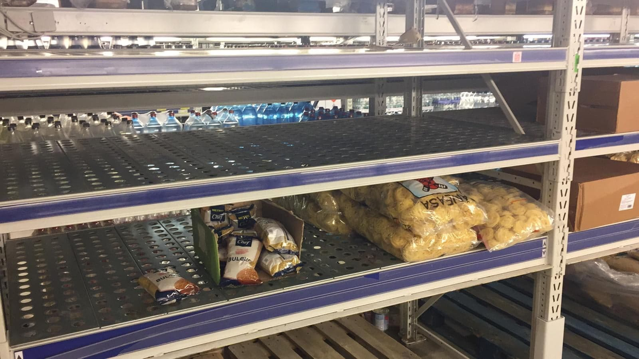 Românii au golit supermarketurile de frica coronavirusului! Imagini apocaliptice