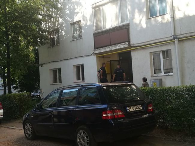 Un bărbat a fost găsit mort într-un apartament din Botoșani. Cine l-a descoperit. FOTO