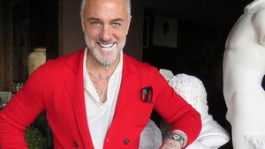 Celebrul GIANLUCA a fost parodiat de-o prezentatoare TV! Aceste mişcări de dans au devenit virale instant