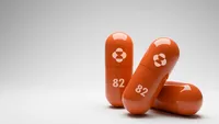 Primul tratament antiviral oral pentru Covid a fost aprobat în Mare Britanie. „Astăzi este o zi istorică pentru țara noastră”