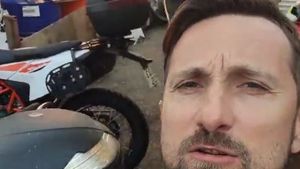 Dani Oțil, la un pas de o tragedie în trafic: ”Bă, te-aș bate tare, dar am copilul...”