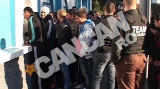 S-au imbulzit sa cumpere bilete la meciul dintre Pandurii si Steaua