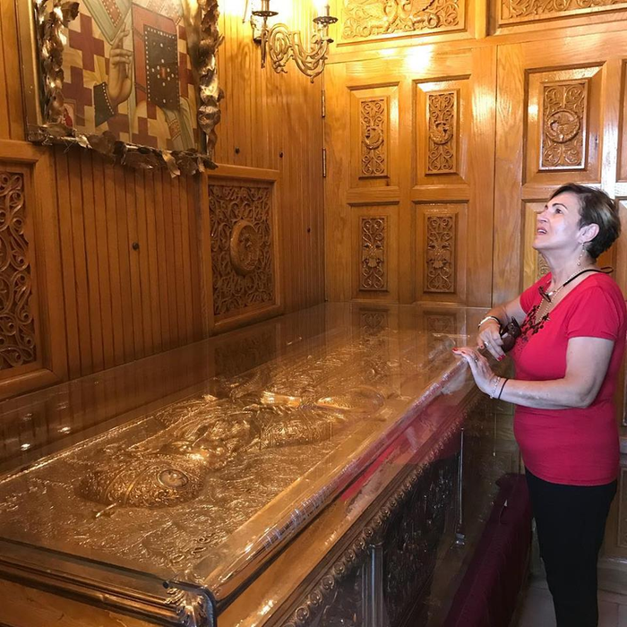 La 62 de ani, Nicoleta Voica a slăbit și pare că a întinerit. E prima vedetă din România care și-a pus silicoane