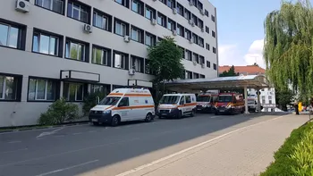 Spitalul din România în care un pacient a fost obligat să-și cumpere pernă: „După ce aștepți ore în șir la urgență, pe scaun…”