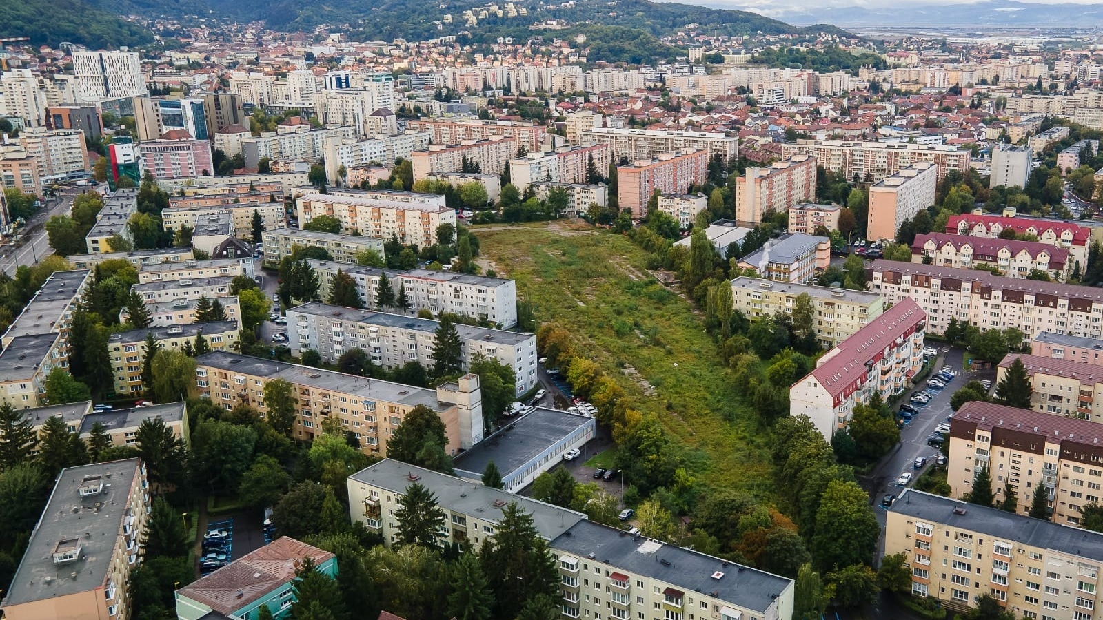 Orașul din România în care chiria costă cât două treimi din salariu. Unde plătești cel mai puțin