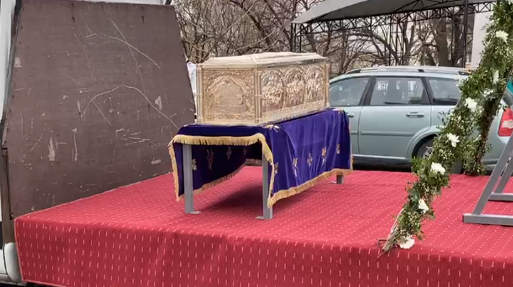 Racla cu moaştele Sfântului Ierarh Nifon
