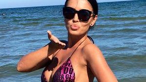 Rar mai vezi aşa ceva! Ce a făcut aseară ANDREEA MANTEA cu doi bărbaţi pe plajă: „Oamenii se uită la noi ca la circ!“