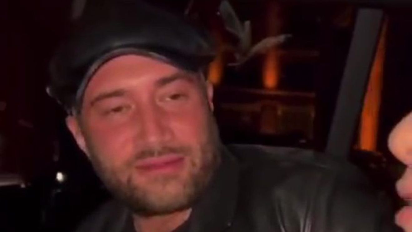 Mihai Bendeac, prima reacţie după ce şi-a arătat părţile intime, beat mort, pe internet: "Vreau să-mi cer iertare"