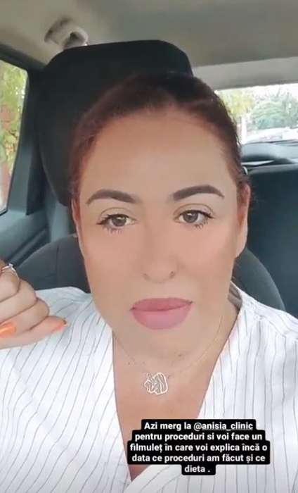 Oana Roman, jignită după ce a postat un selfie într-un capot sexy și fără sutien! Ce lecție i-a dat vedeta celei care a atacat-o dur