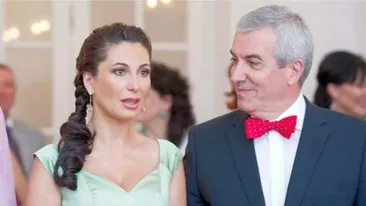 Gentilomul e gentilom până la capăt: Călin Popescu Tăriceanu îi deschide portiera soţiei!