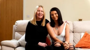 Această tânără câștigă 140.000 de euro pe an din fotografii deocheate! Mama ei o ajută